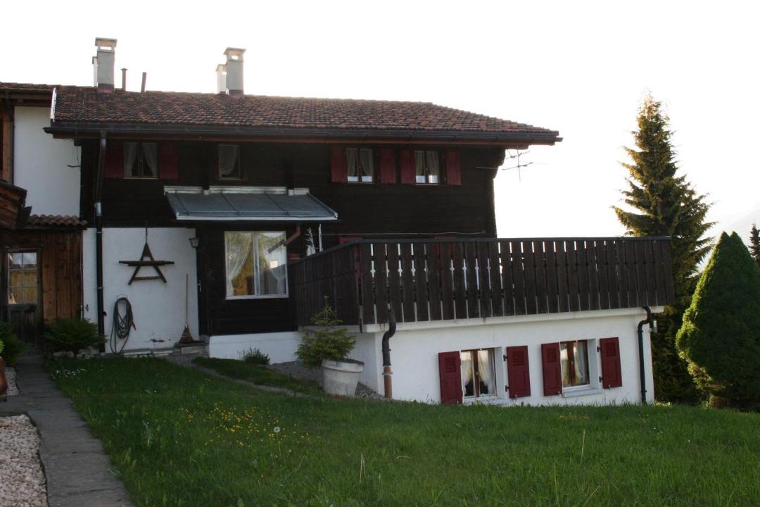 Photo of Buildings in Tavanasa