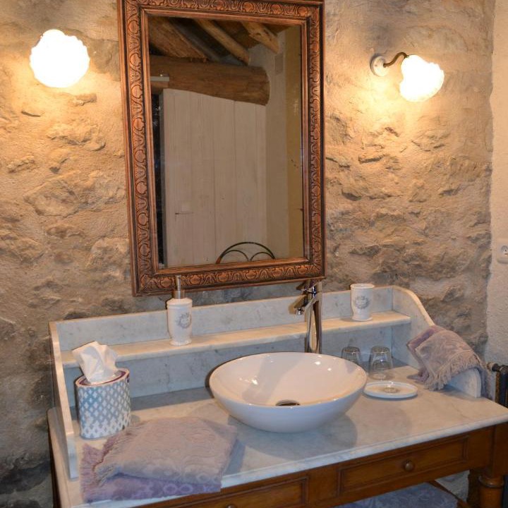 Photo of Bathroom in Bouin