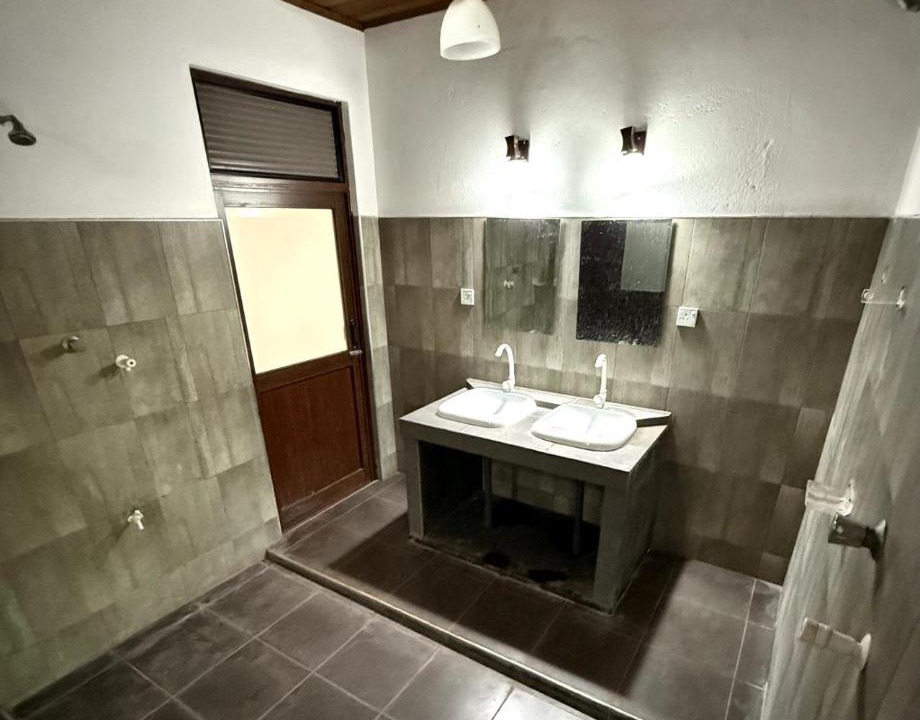 Photo of Bathroom in Kirinda