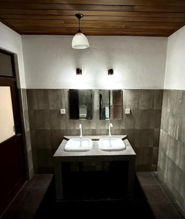 Photo of Bathroom in Kirinda