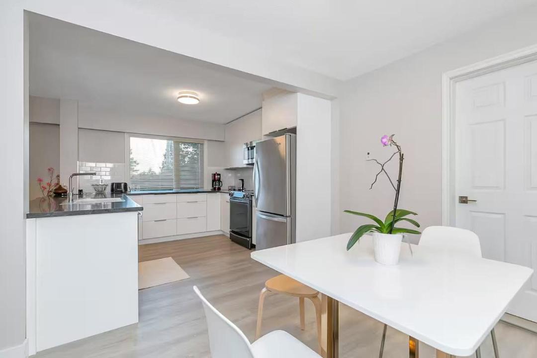 Photo of Kitchen in West Vancouver