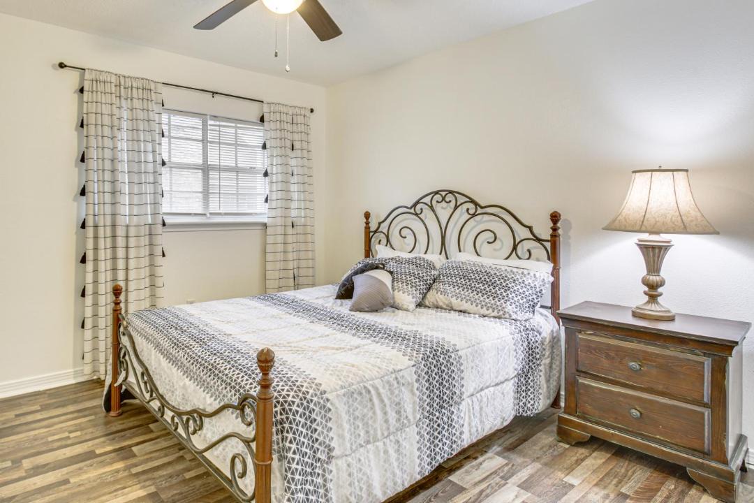 Photo of Bedroom in Destrehan