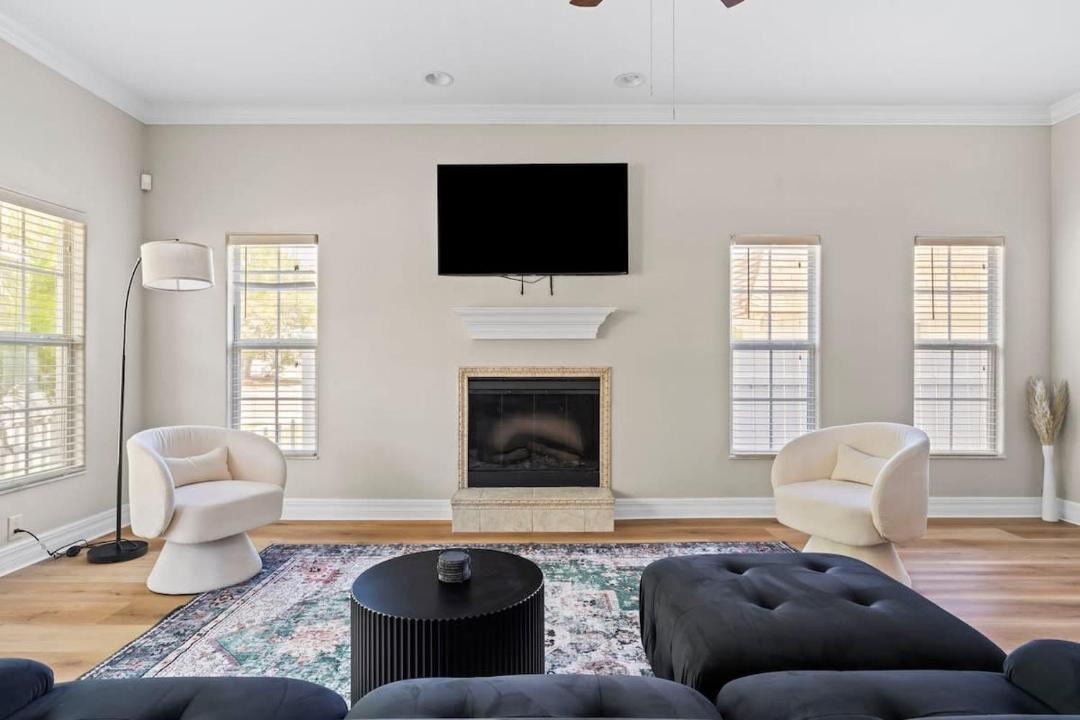 Photo of Livingroom in Gillespie Park