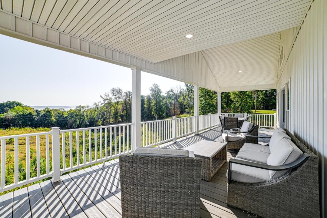 Photo of Patio Balcony in Grand Rivers