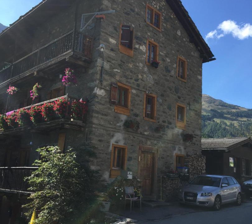Photo of Buildings in Evolene