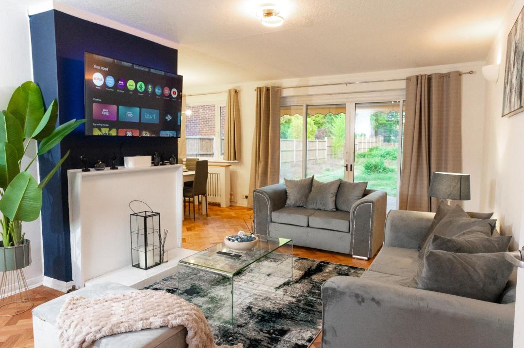Photo of Livingroom in Runnymede