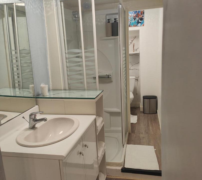 Photo of Bathroom in Villedieu-les-Poeles