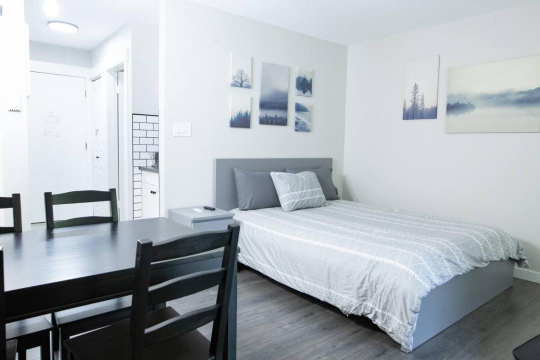 Photo of Bedroom in Harrison Hot Springs