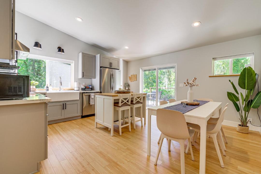 Photo of Kitchen in Gold Bar