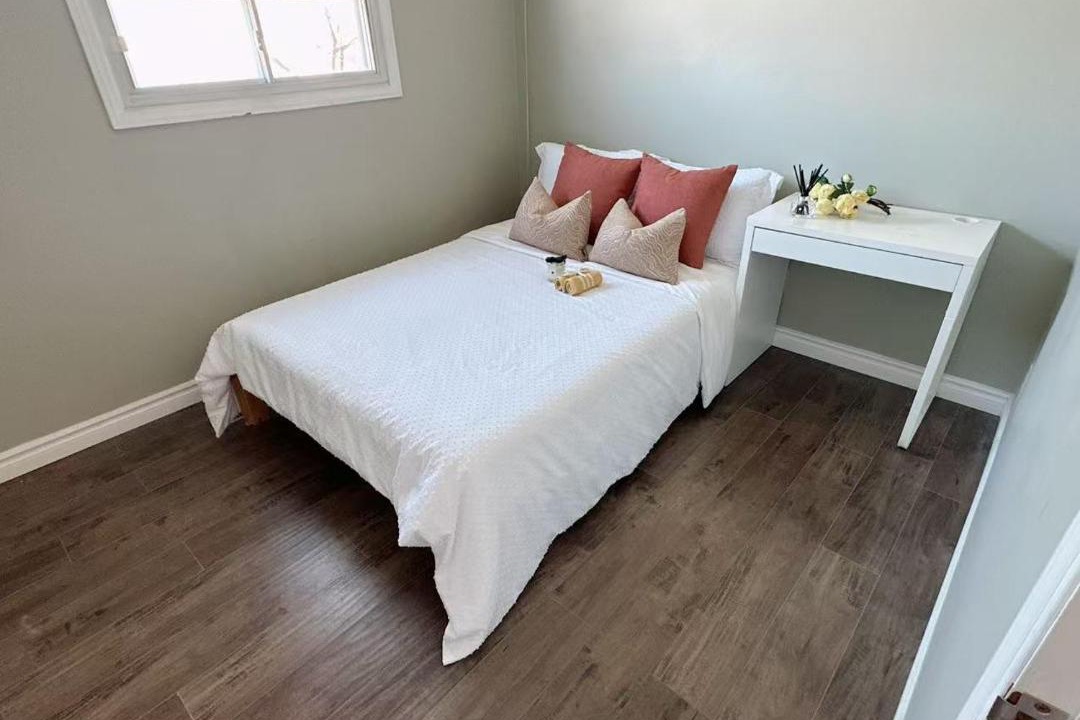 Photo of Bedroom in Steeles
