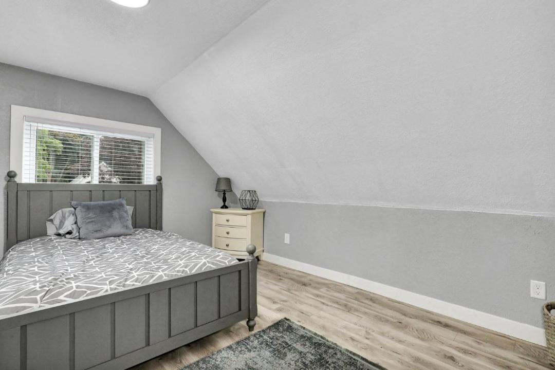 Photo of Bedroom in Lansing
