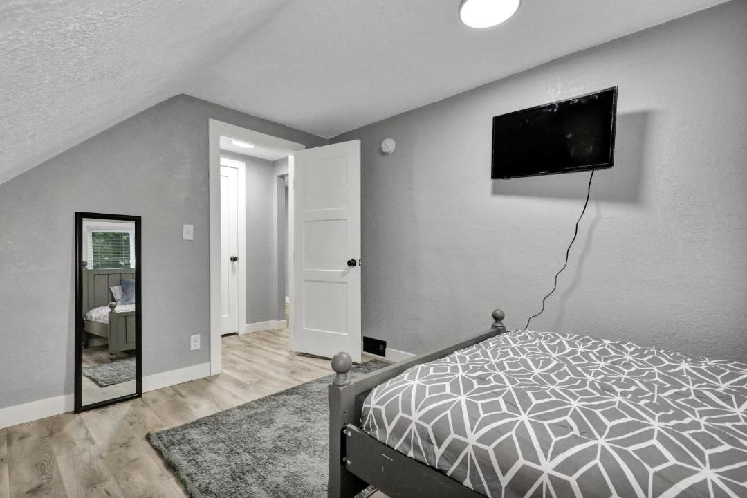 Photo of Bedroom in Lansing