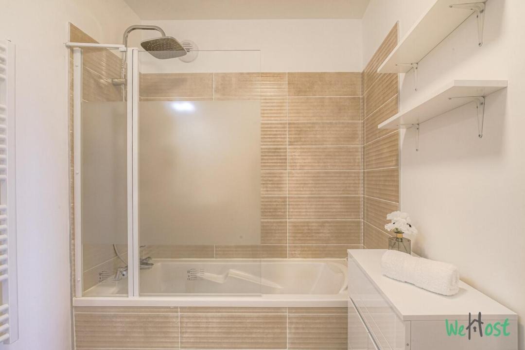 Photo of Bathroom in Dardilly