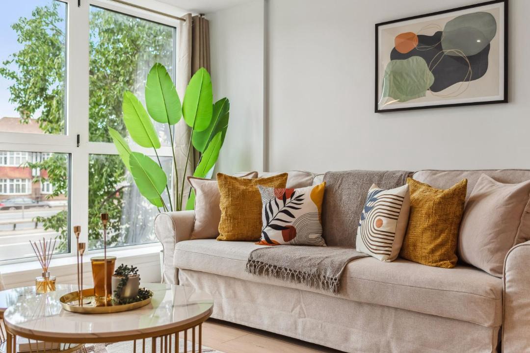 Photo of Livingroom in Coombe Hill