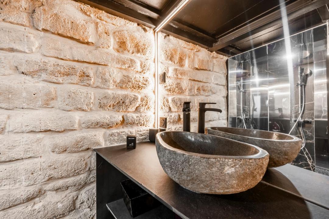 Photo of Bathroom in 9th Arrondissement