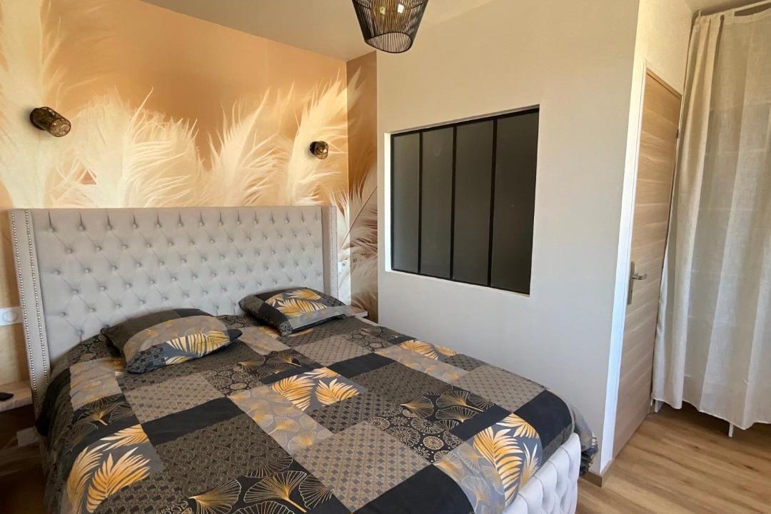Photo of Bedroom in Plougoulm