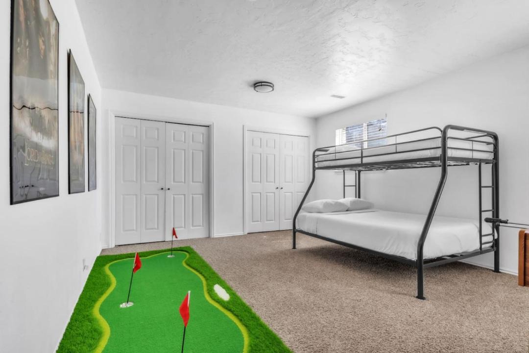 Photo of Bedroom in Lakeview