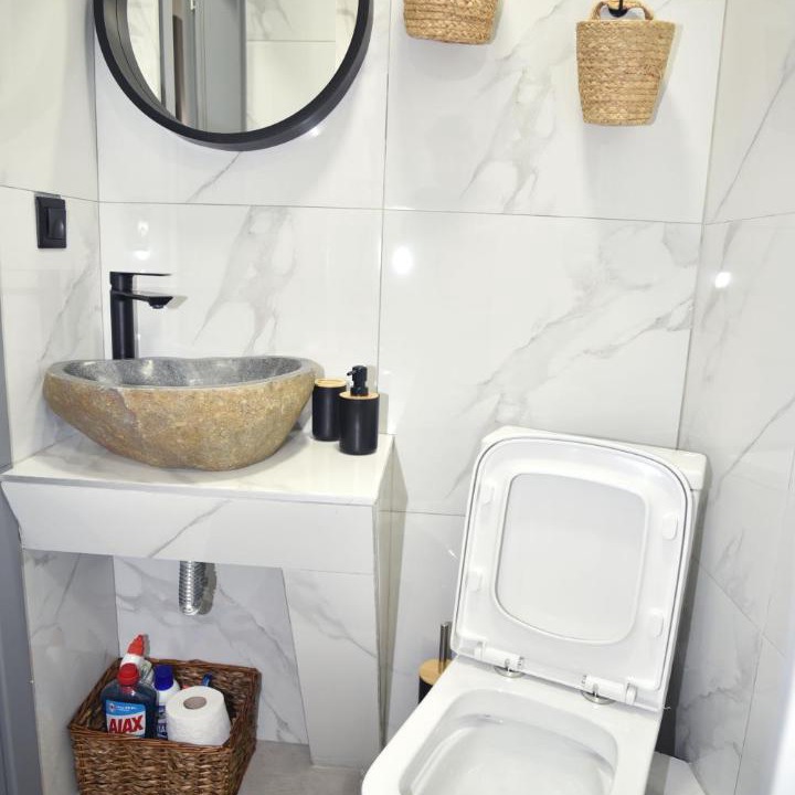 Photo of Bathroom in Drama