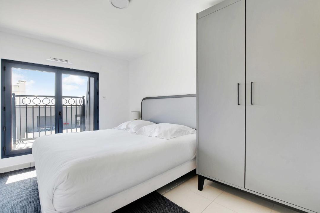 Photo of Bedroom in Suresnes