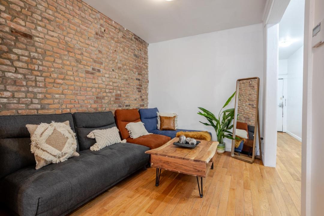 Photo of Livingroom in Shaughnessy Village