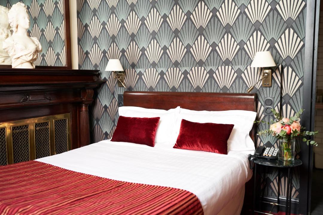 Photo of Bedroom in 9th Arrondissement