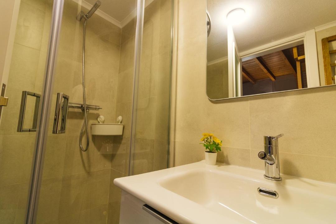 Photo of Bathroom in Alijo