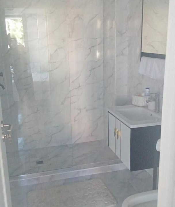 Photo of Bathroom in Saturn