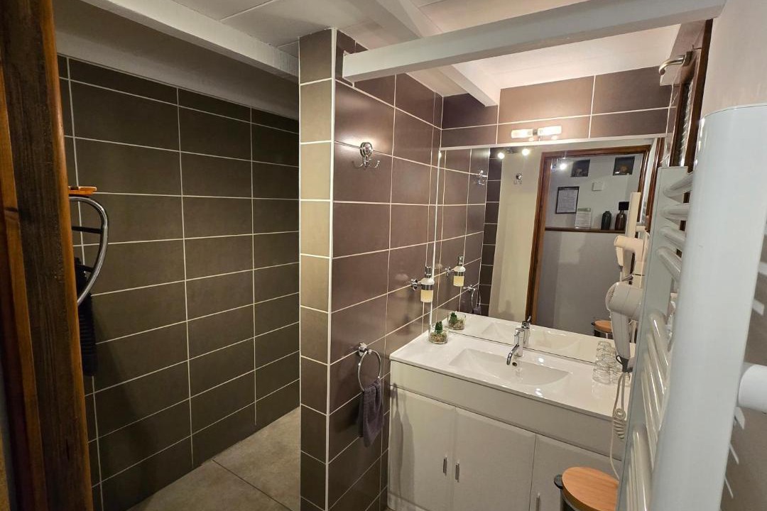 Photo of Bathroom in Saint-Pargoire