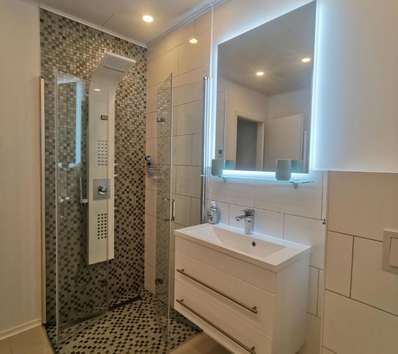 Photo of Bathroom in Rust