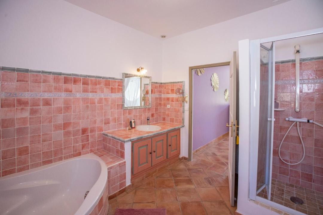 Photo of Bathroom in Saint-Martin-de-Crau