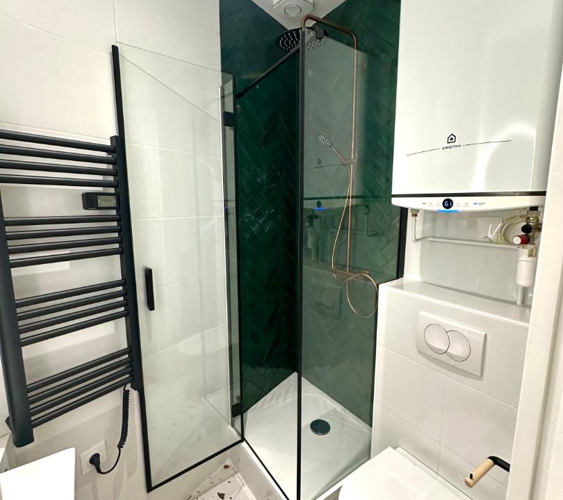 Photo of Bathroom in Combat