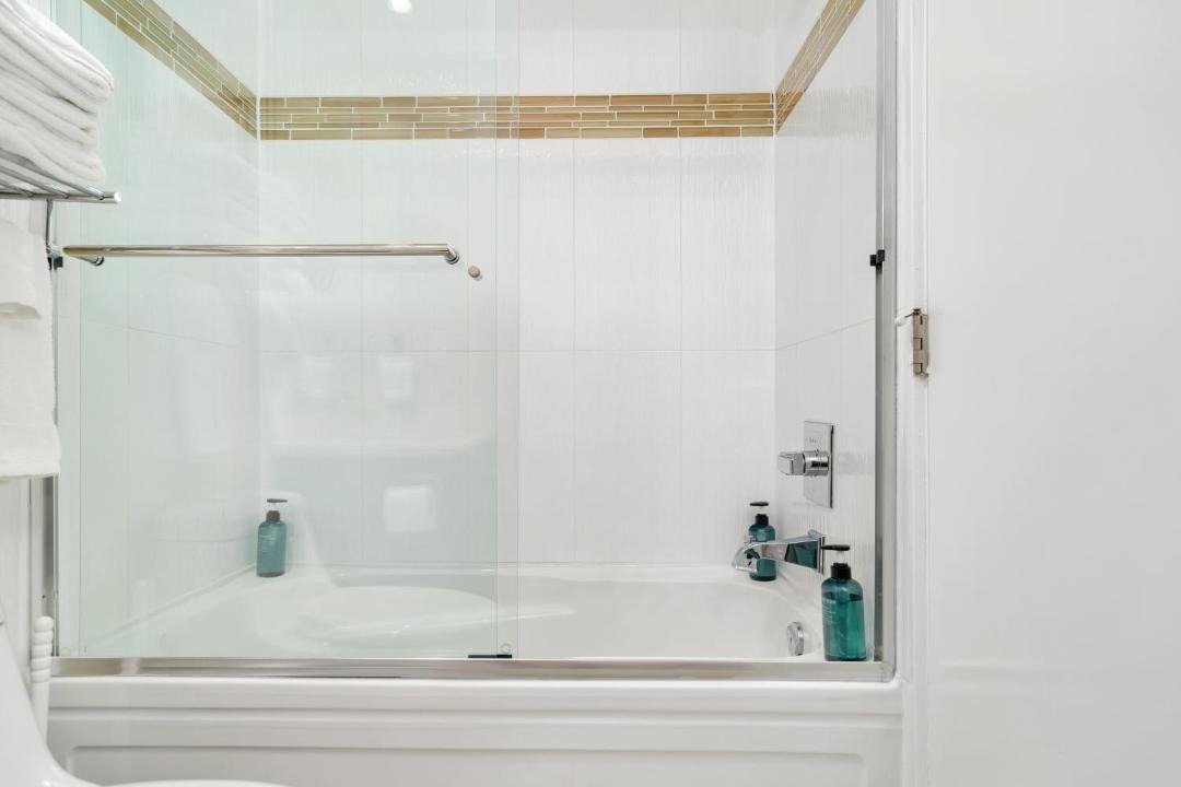 Photo of Bathroom in Harrison Hot Springs