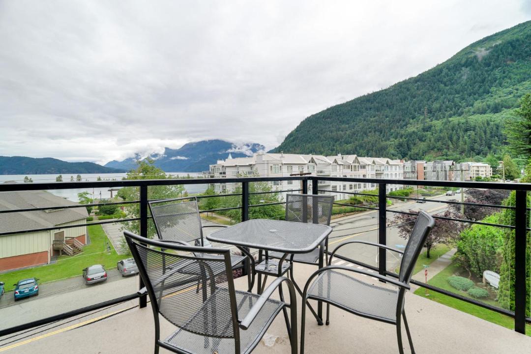 Photo of Patio Balcony in Harrison Hot Springs