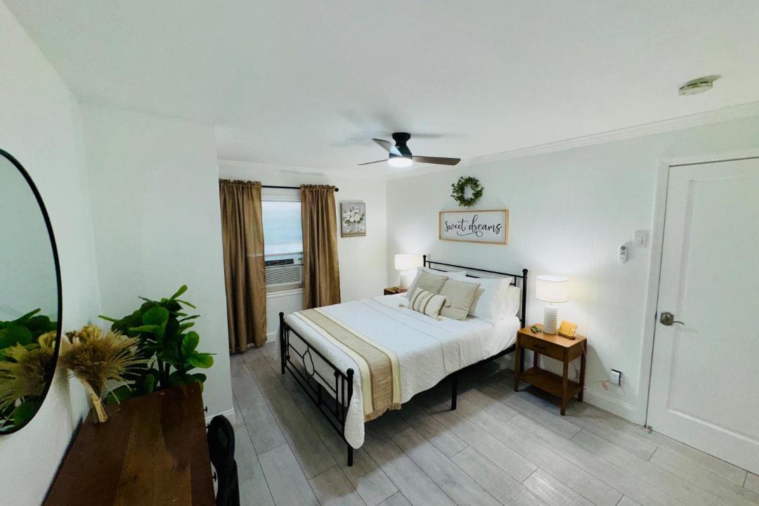 Photo of Bedroom in Bayou Oaks