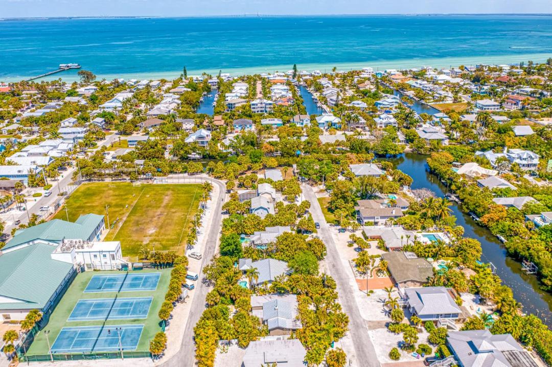 Photo of Others in Anna Maria