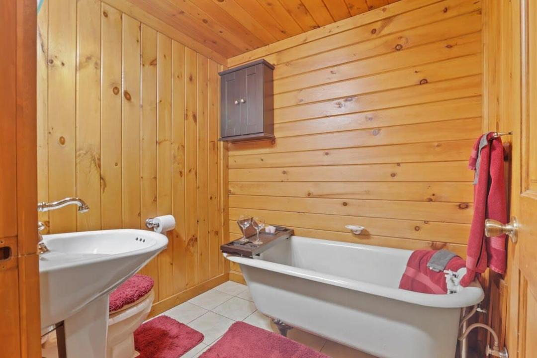 Photo of Bathroom in Logan