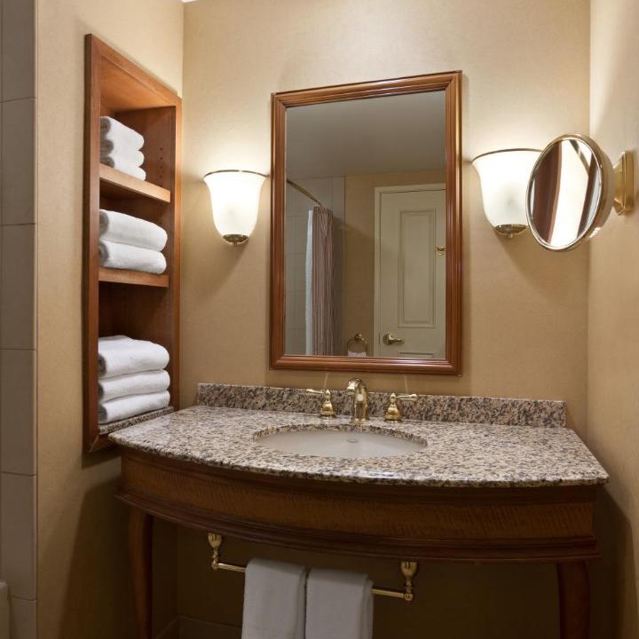 Photo of Bathroom in Metropolis