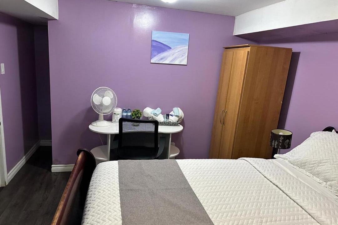 Photo of Bedroom in Aylmer