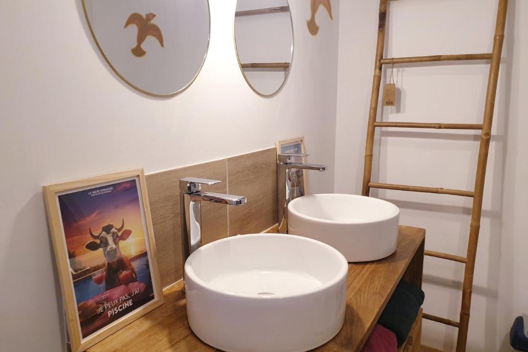 Photo of Bathroom in Saint-Vaast-la-Hougue