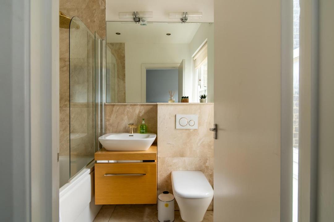 Photo of Bathroom in Cantelowes