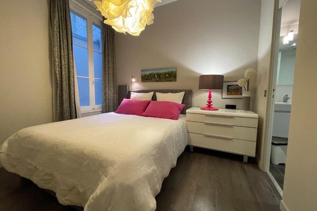 Photo of Bedroom in Bordeaux Golden Triangle