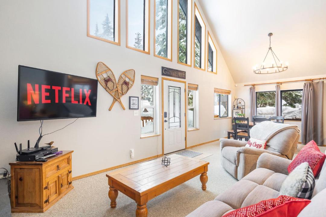 Photo of Livingroom in Snoqualmie Pass