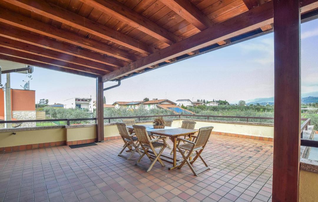 Photo of Patio Balcony in Calmasino