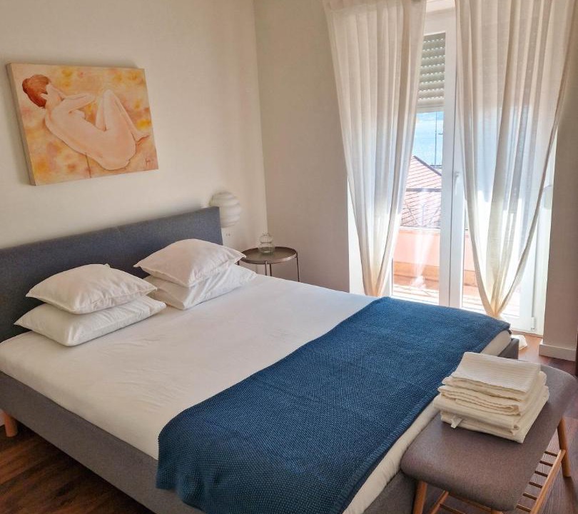 Photo of Bedroom in Linda-a-Velha