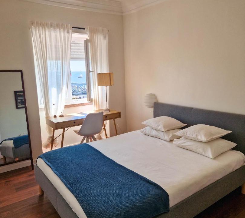 Photo of Bedroom in Linda-a-Velha