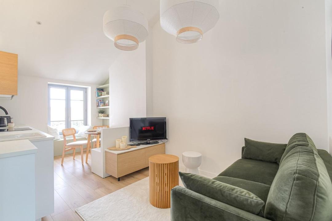 Photo of Livingroom in Charpennes - Charmettes
