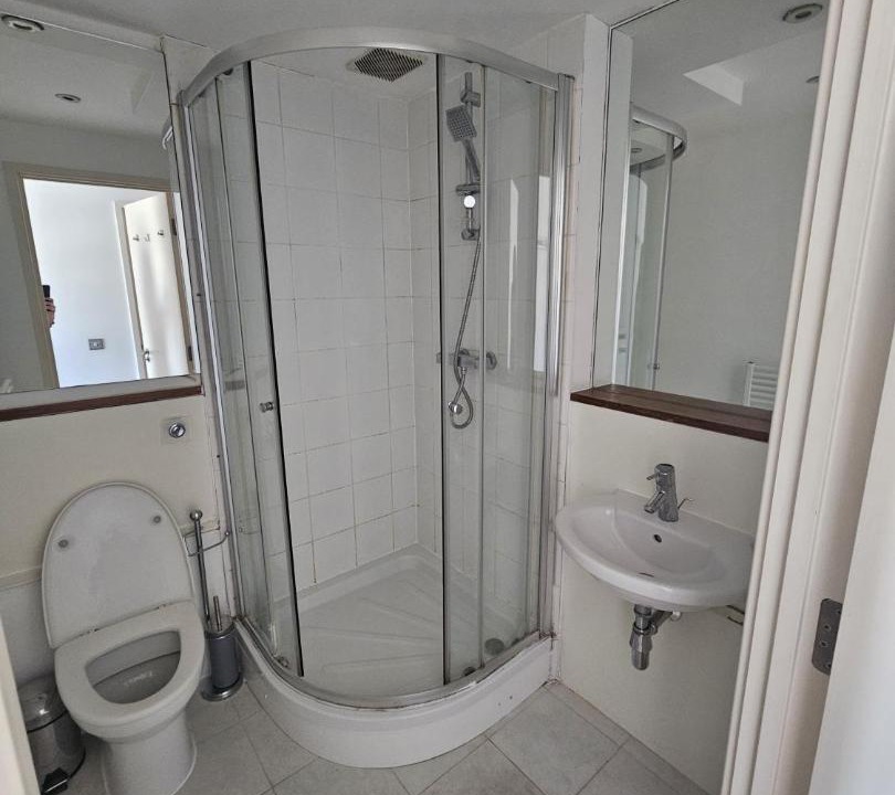 Photo of Bathroom in Peninsula