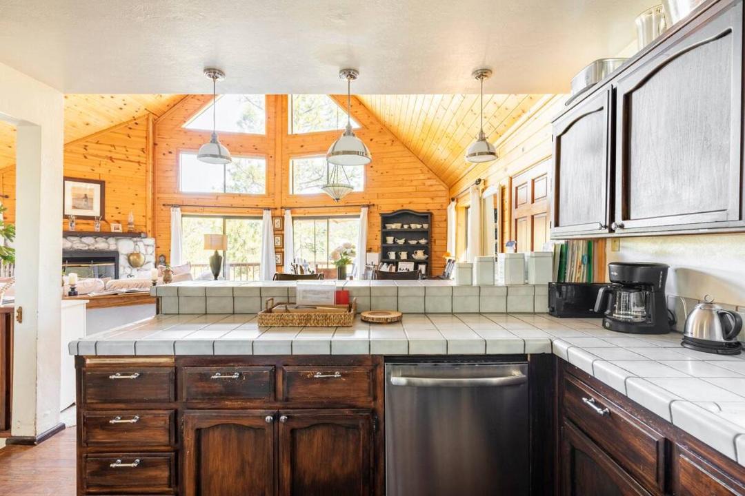 Photo of Kitchen in Pine Mountain Club