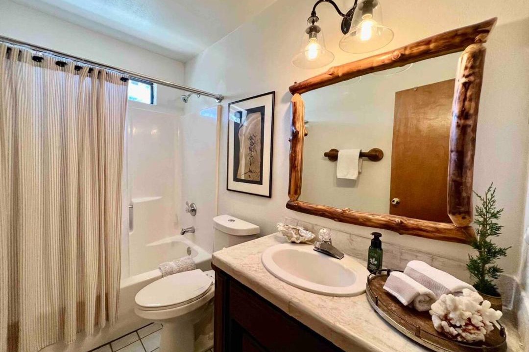 Photo of Bathroom in Pine Mountain Club