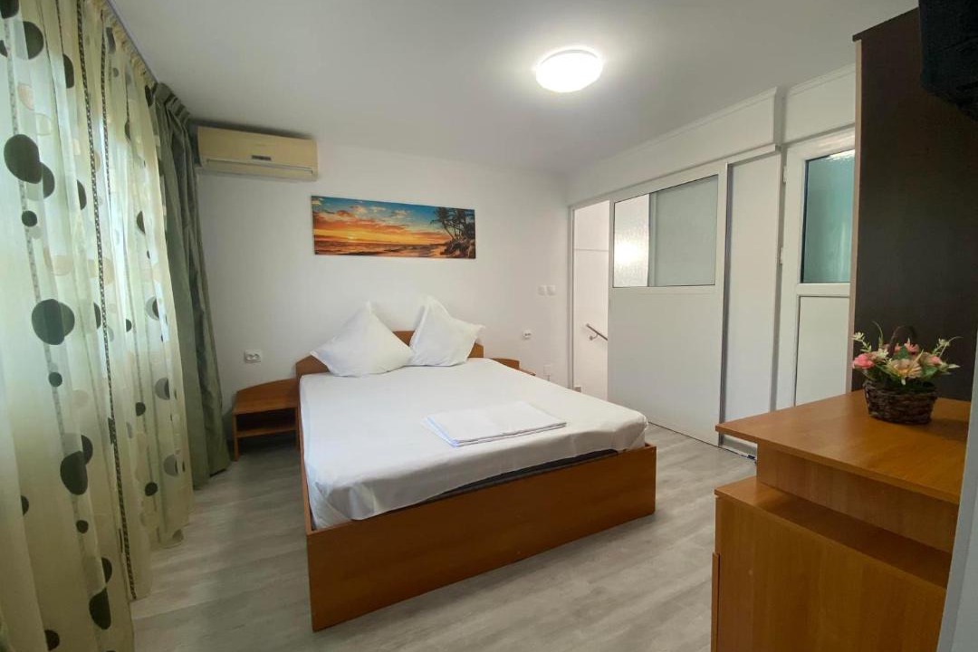 Photo of Bedroom in Saturn